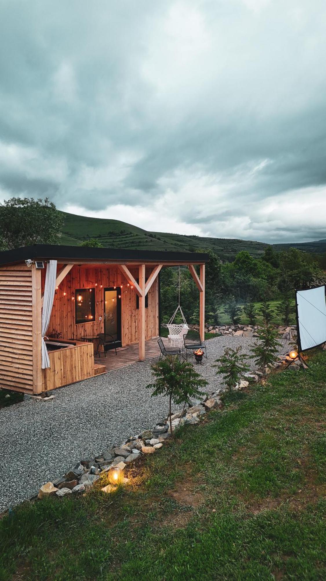 Kubiq Transalpina Villa Péterfalva Kültér fotó